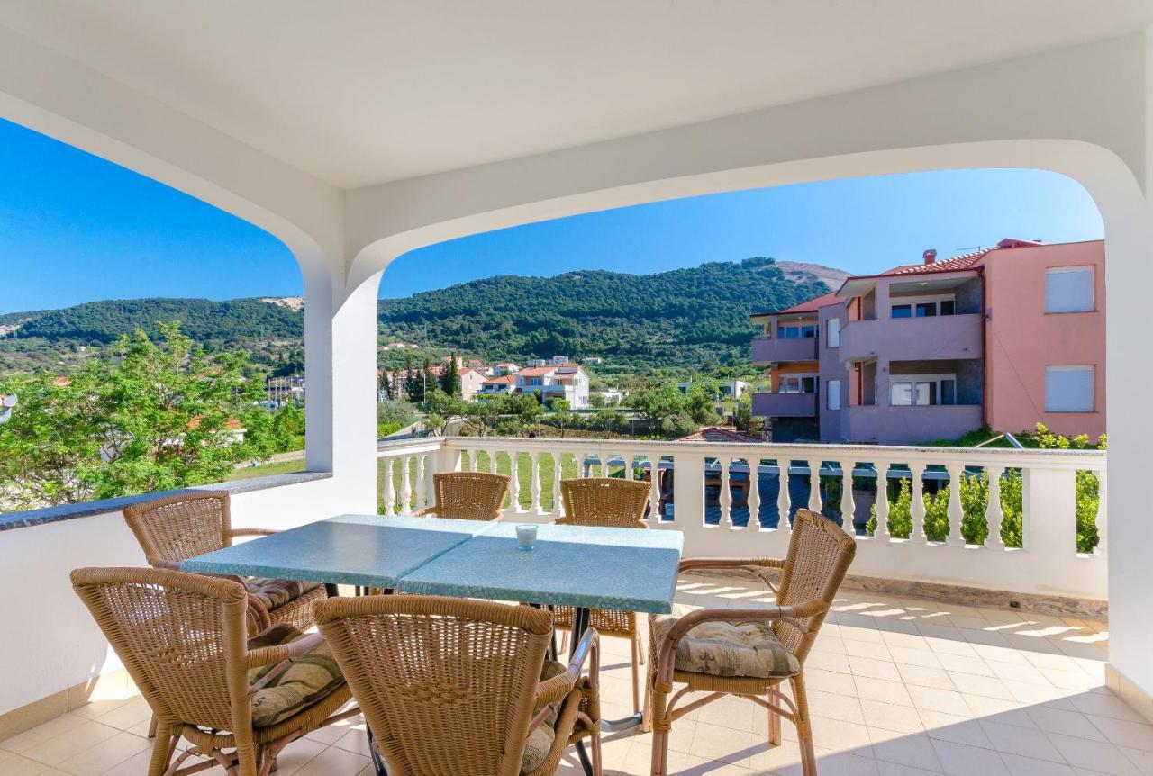 Apartments Slavica R Banjol Exterior foto
